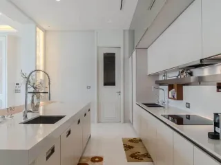 For rent and for sale 4 bedrooms condo in Pathum Wan, Bangkok