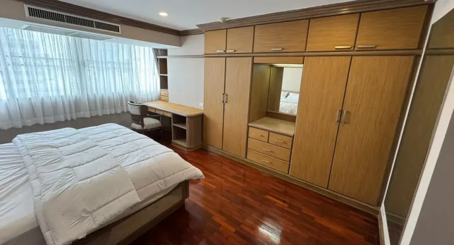 ให้เช่า 3 ห้องนอน คอนโด ใน คลองเตย, กรุงเทพฯ