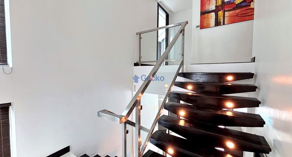 For sale 4 ベッドルーム house in Bang Lamung, Chonburi