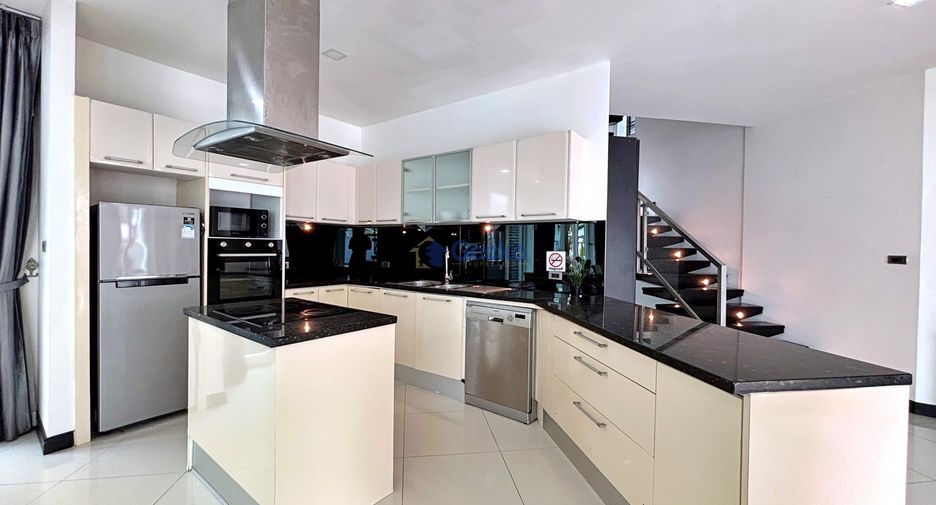 For sale 4 ベッドルーム house in Bang Lamung, Chonburi