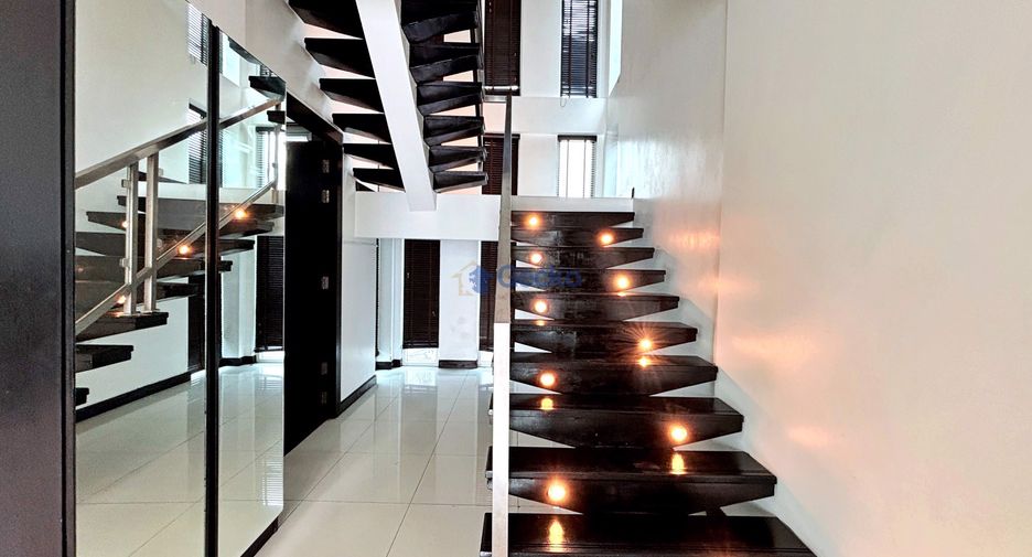 For sale 4 ベッドルーム house in Bang Lamung, Chonburi