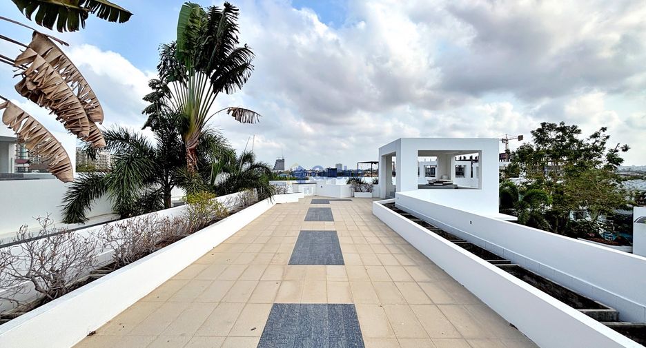 For sale 4 ベッドルーム house in Bang Lamung, Chonburi