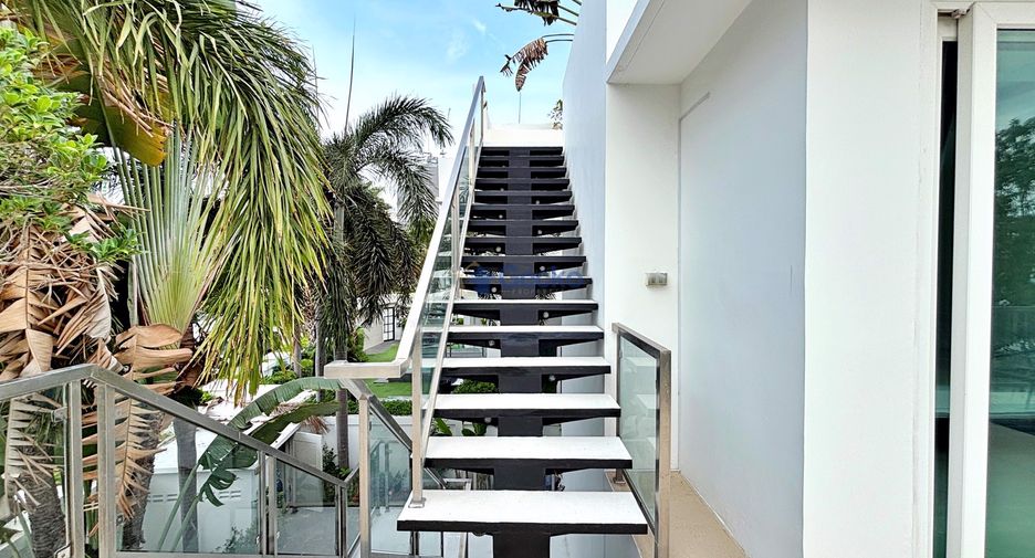 For sale 4 ベッドルーム house in Bang Lamung, Chonburi