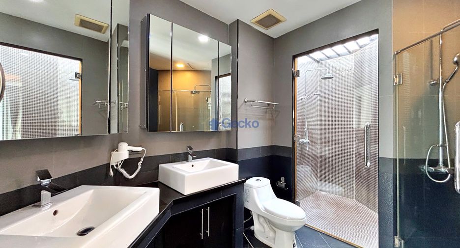 For sale 4 ベッドルーム house in Bang Lamung, Chonburi