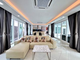 Haus zum Kauf mit 4 Zimmer in Bang Lamung, Chonburi
