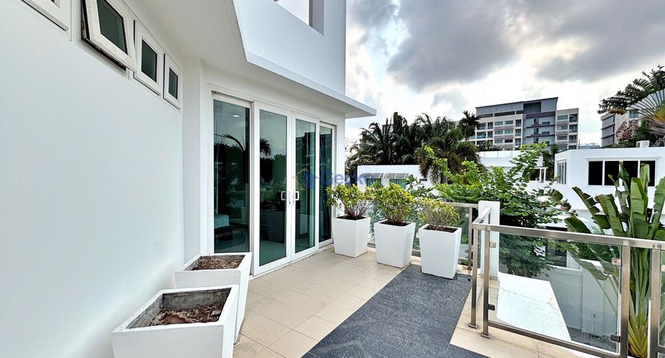 For sale 4 ベッドルーム house in Bang Lamung, Chonburi