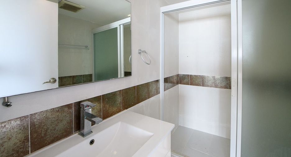 For sale 3 ベッドルーム condo in Sattahip, Chonburi