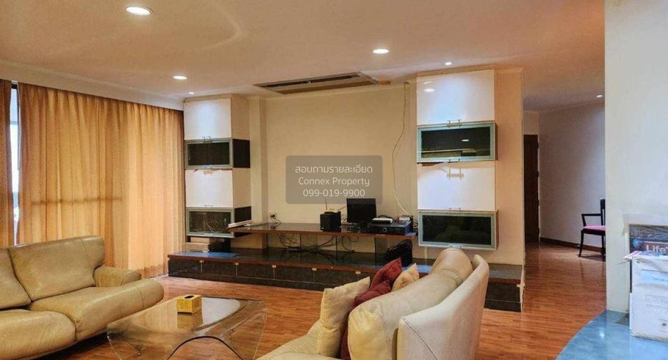 For rent 4 bedrooms condo in Chatuchak, Bangkok