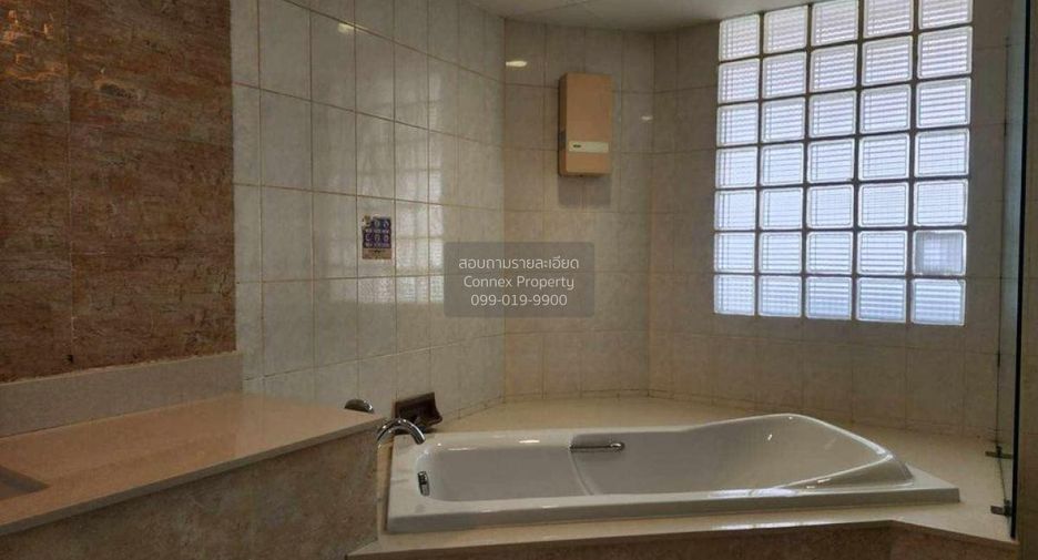 For rent 4 bedrooms condo in Chatuchak, Bangkok