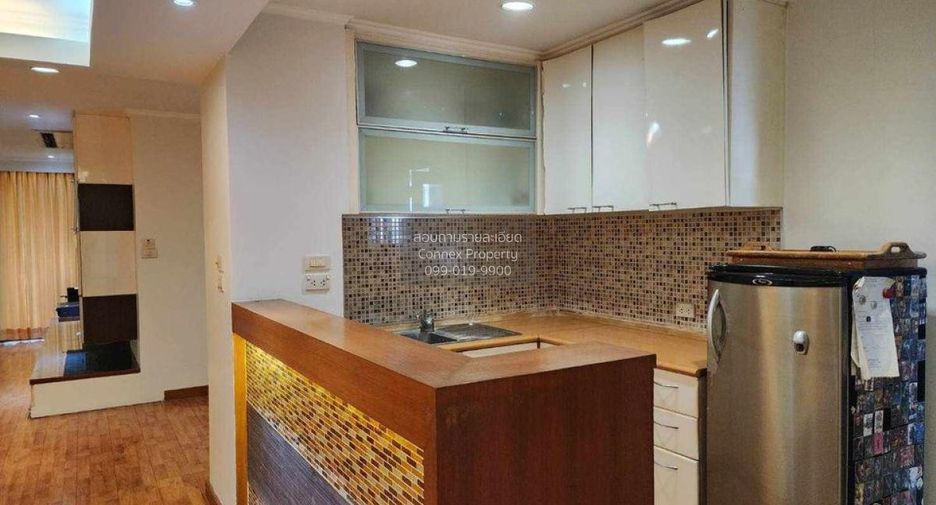 For rent 4 bedrooms condo in Chatuchak, Bangkok