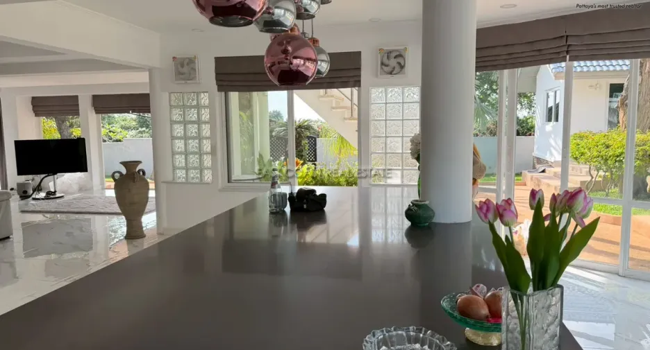 Haus zur Miete mit 5 Zimmer in Huay Yai, Pattaya