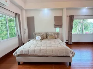 Haus zur Miete mit 5 Zimmer in Bang Lamung, Chonburi