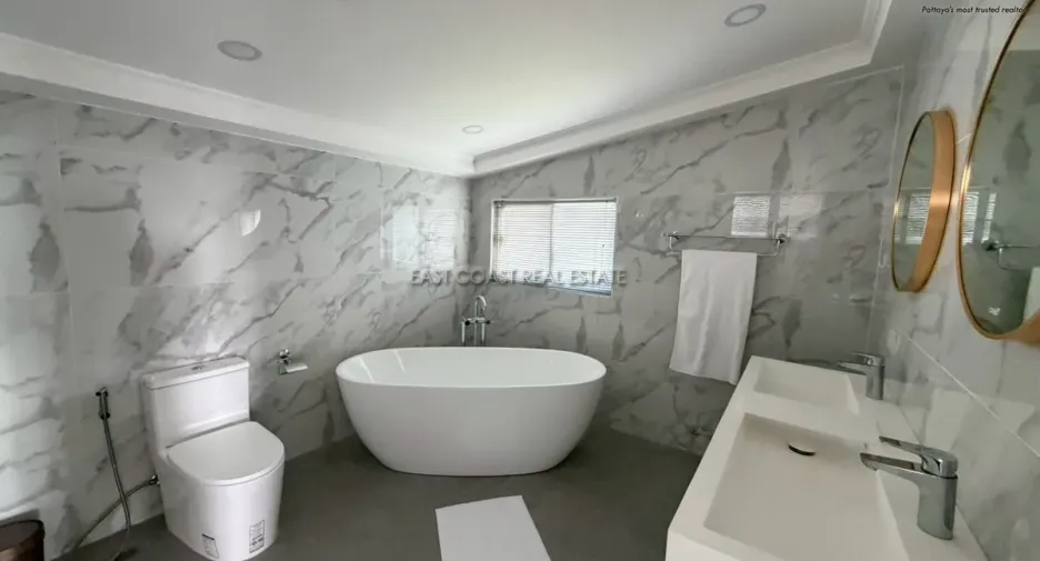 Haus zur Miete mit 5 Zimmer in Huay Yai, Pattaya