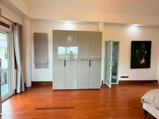 Haus zur Miete mit 5 Zimmer in Bang Lamung, Chonburi