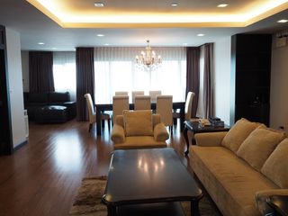 À louer 3 chambres condo à Sathon, Bangkok