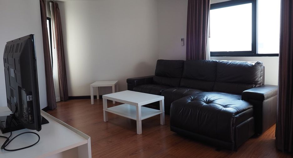 For rent 3 bedrooms condo in Sathon, Bangkok