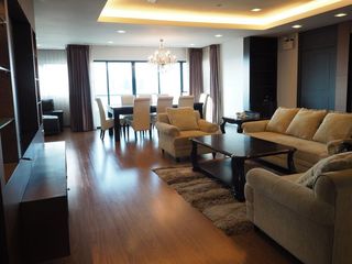 À louer 3 chambres condo à Sathon, Bangkok