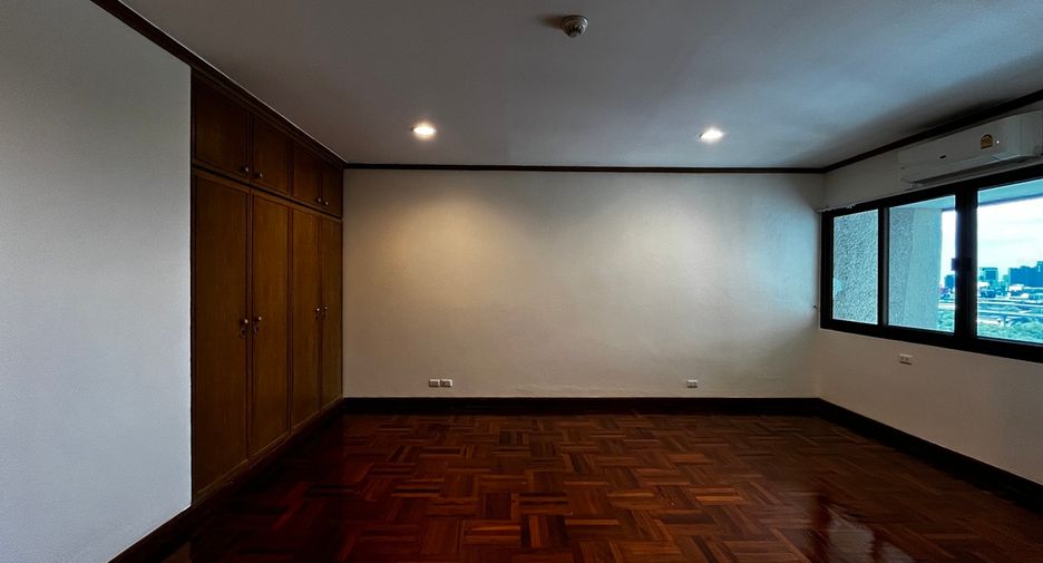 Condo en venta de 4 habitaciones en Watthana, Bangkok