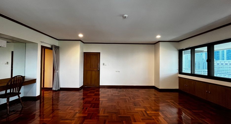 Condo en venta de 4 habitaciones en Watthana, Bangkok