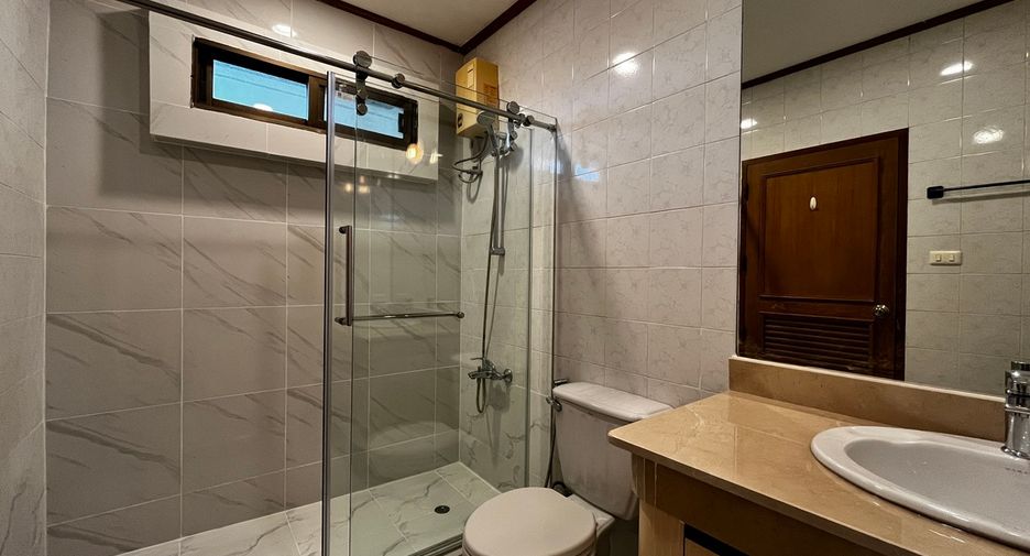 Condo en venta de 4 habitaciones en Watthana, Bangkok