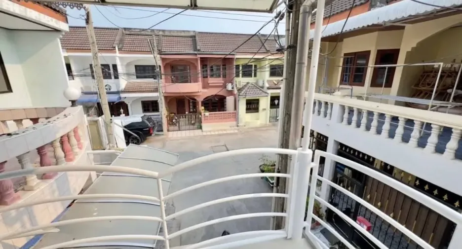 Casa adosada en venta de 4 habitaciones en Bang Lamung, Chonburi