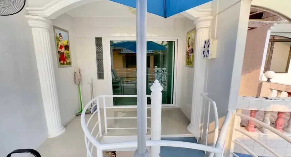 Casa adosada en venta de 4 habitaciones en Bang Lamung, Chonburi