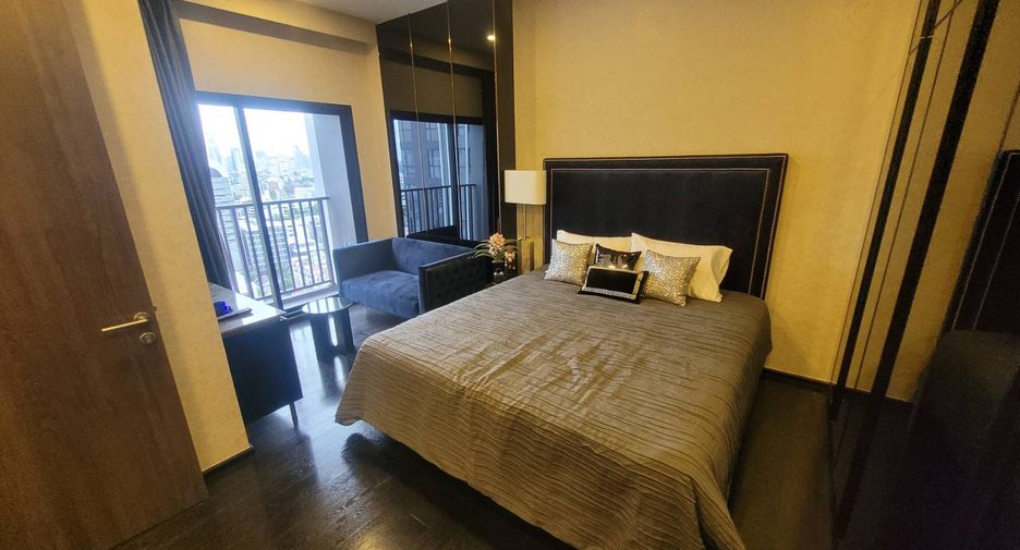 For rent 2 bedrooms condo in Watthana, Bangkok