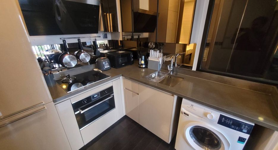 For rent 2 bedrooms condo in Watthana, Bangkok