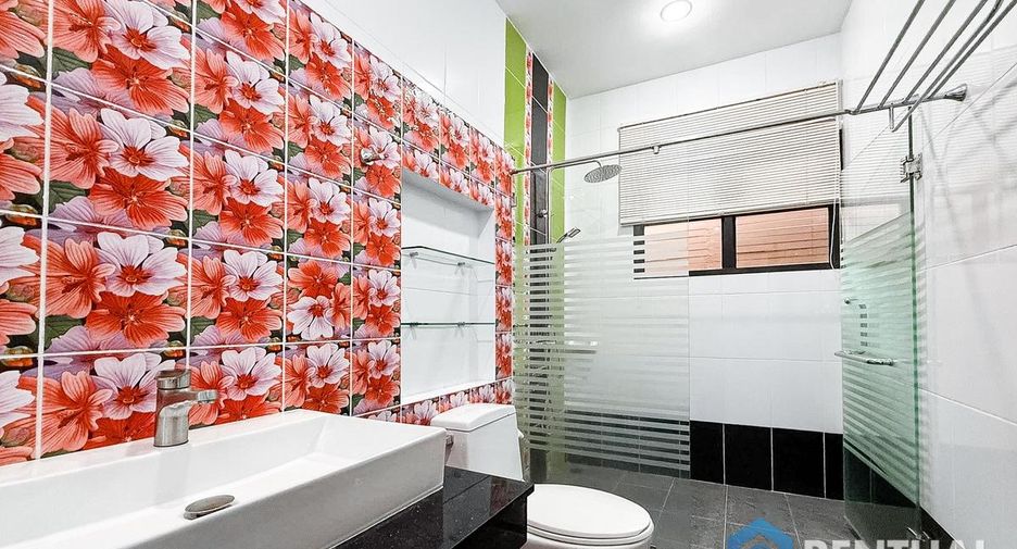 For sale 3 bedrooms house in Huay Yai, Pattaya