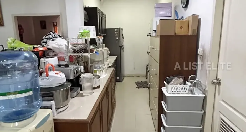 For sale 3 bedrooms condo in Bang Kapi, Bangkok