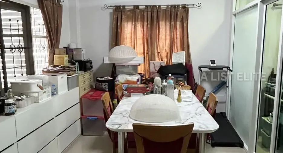 For sale 3 bedrooms condo in Bang Kapi, Bangkok