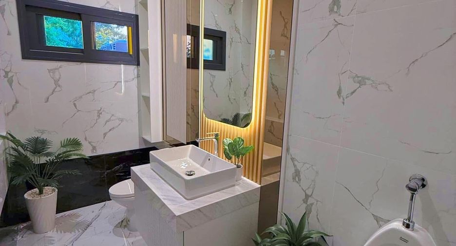 For rent 4 bedrooms house in Bang Lamung, Chonburi