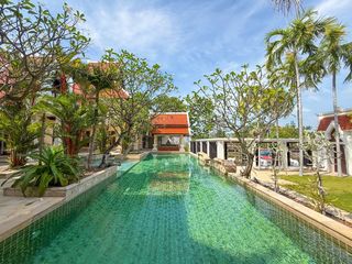 For sale 5 bedrooms house in Na Jomtien, Pattaya
