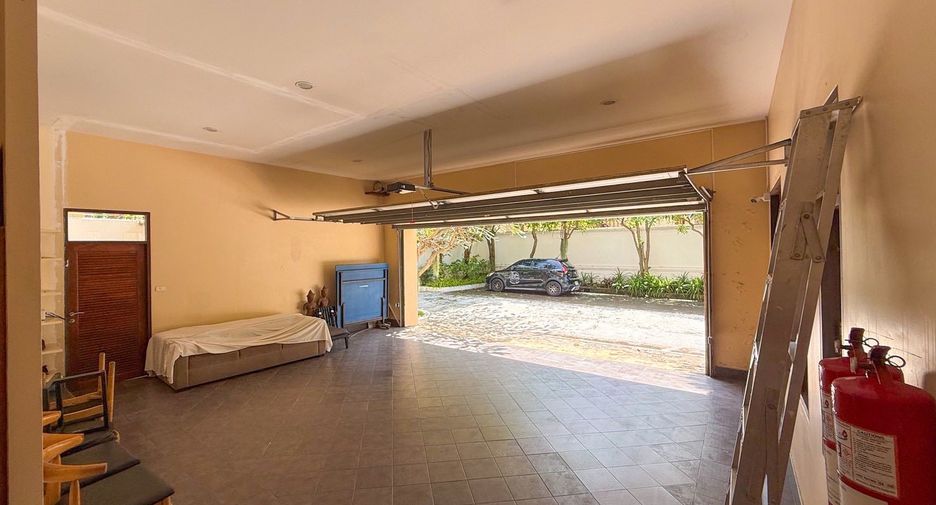 For sale 5 bedrooms house in Sattahip, Chonburi