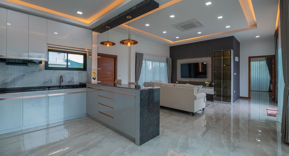 For sale 3 bedrooms house in Sattahip, Chonburi