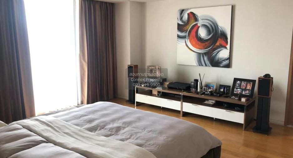 For rent 4 bedrooms condo in Sathon, Bangkok
