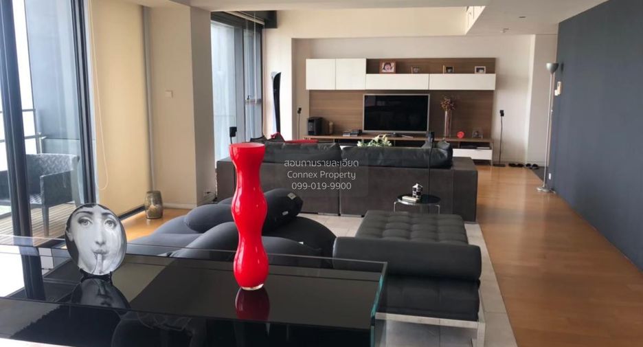 For rent 4 bedrooms condo in Sathon, Bangkok
