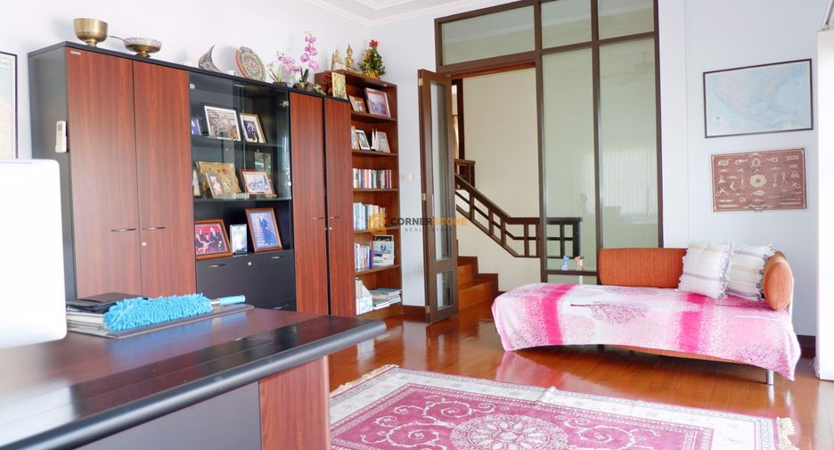 For rent そして for sale 4 ベッドルーム house in Bang Lamung, Chonburi