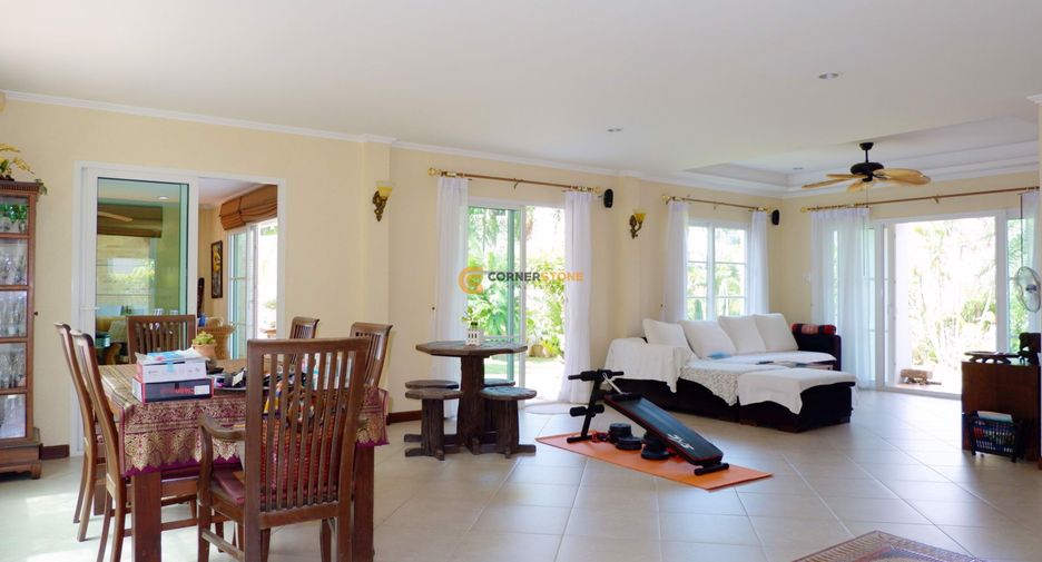 For rent そして for sale 4 ベッドルーム house in Bang Lamung, Chonburi