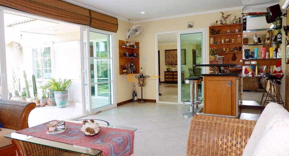For rent そして for sale 4 ベッドルーム house in Bang Lamung, Chonburi