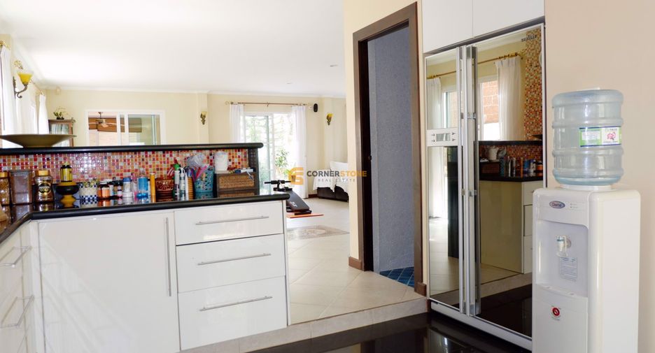 For rent そして for sale 4 ベッドルーム house in Bang Lamung, Chonburi