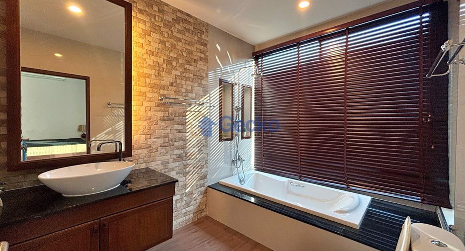 Casa en venta de 4 habitaciones en Bang Lamung, Chonburi
