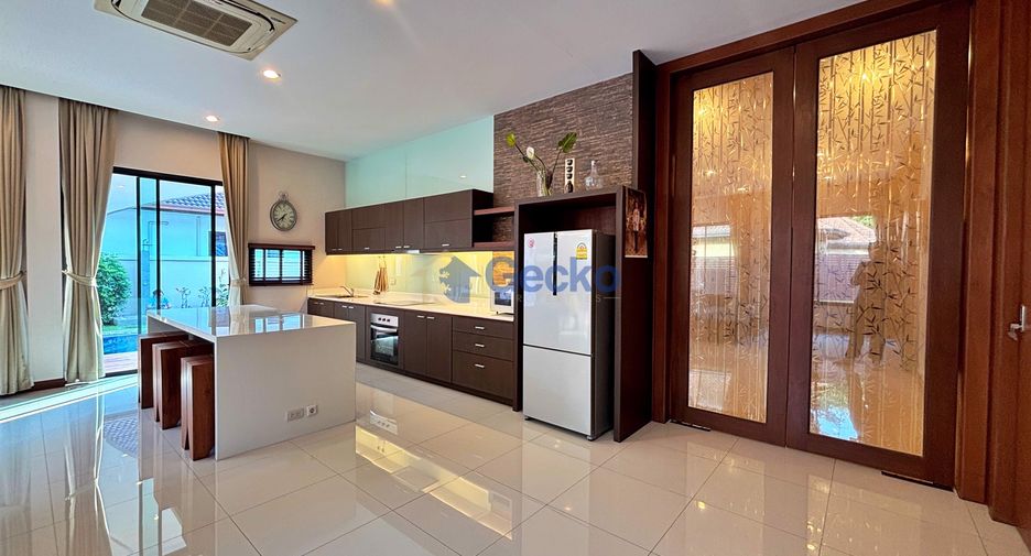 Casa en venta de 4 habitaciones en Bang Lamung, Chonburi