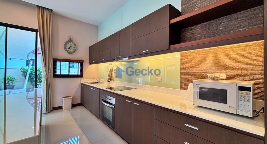 Casa en venta de 4 habitaciones en Bang Lamung, Chonburi