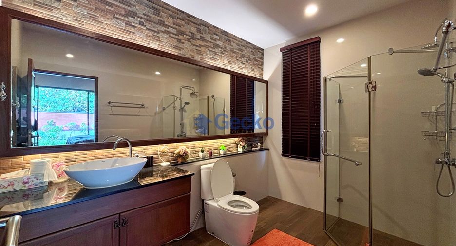 Casa en venta de 4 habitaciones en Bang Lamung, Chonburi