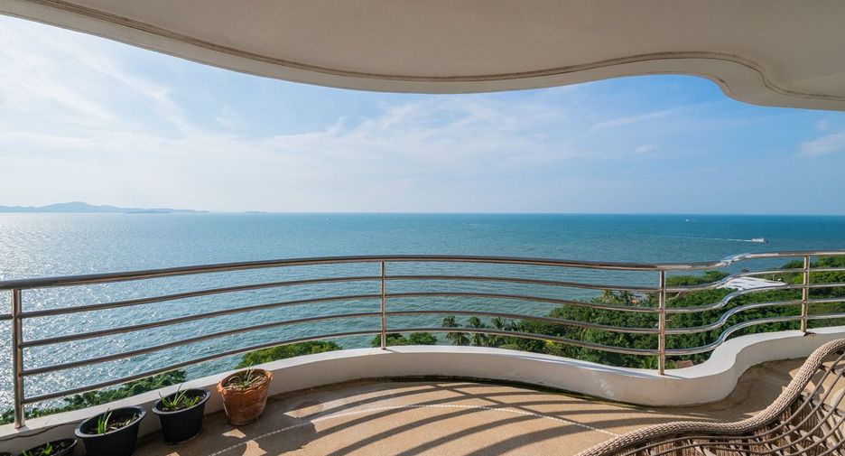 For sale 3 ベッドルーム condo in Pratumnak, Pattaya