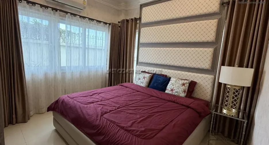 Haus zur Miete mit 4 Zimmer in Huay Yai, Pattaya