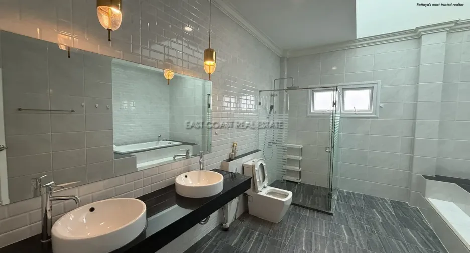 Haus zur Miete mit 4 Zimmer in Huay Yai, Pattaya