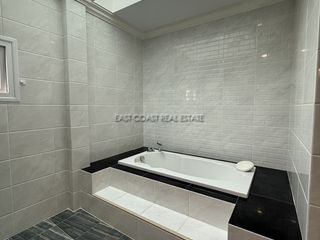 For rent 4 bedrooms house in Bang Lamung, Chonburi