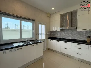 Haus zur Miete mit 4 Zimmer in Bang Lamung, Chonburi